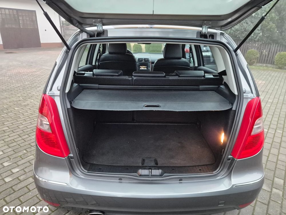 Mercedes-Benz Klasa A 150 BlueEFFICIENCY Elegance - 22