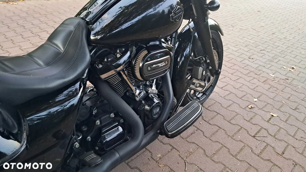 Harley-Davidson Touring Street Glide - 18