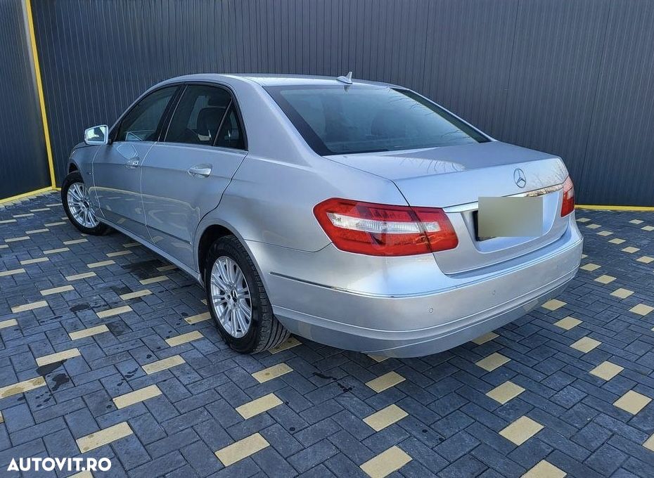 Mercedes-Benz E 220 CDI DPF BlueEFFICIENCY Automatik - 3