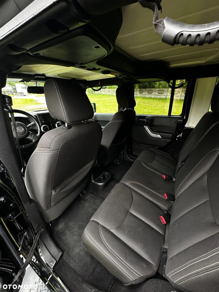 Jeep Wrangler Unlimited 3.6 Automatik Sahara - 9
