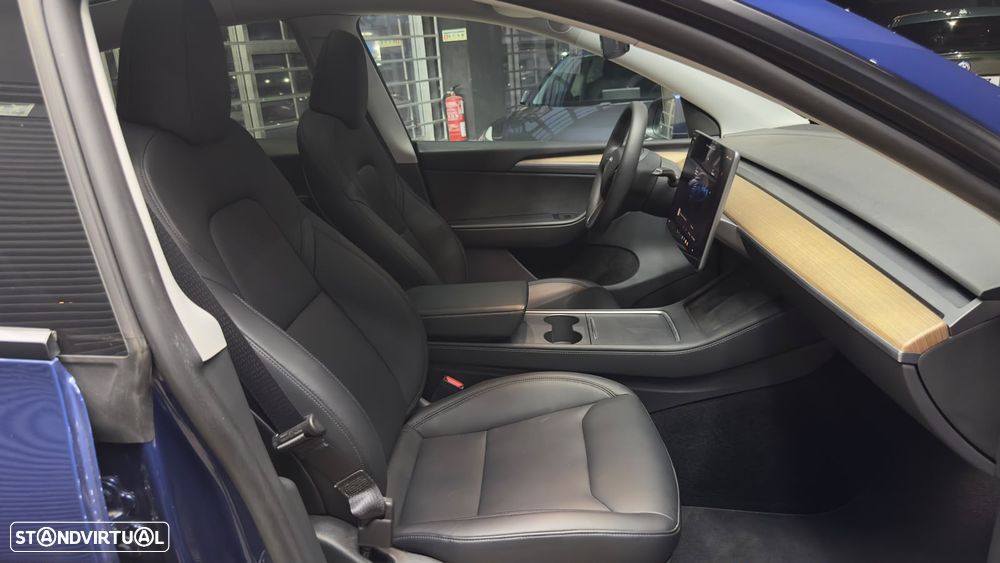 Tesla Model Y Performance Dual Motor AWD - 34