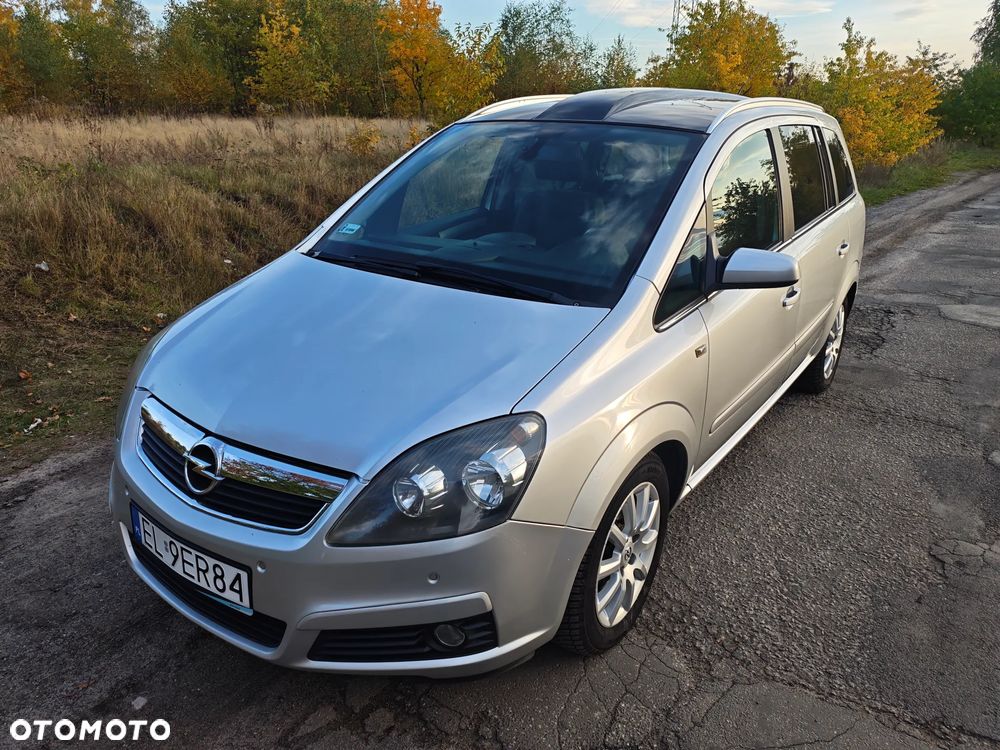 Opel Zafira 1.8 Cosmo - 1