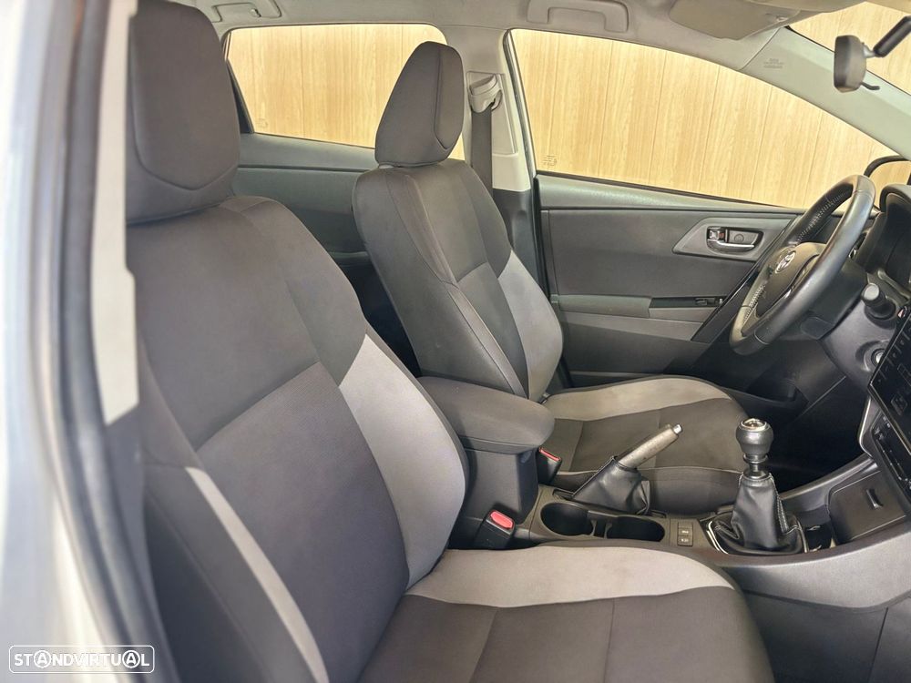 Toyota Auris 1.4 D-4D ACtive - 6