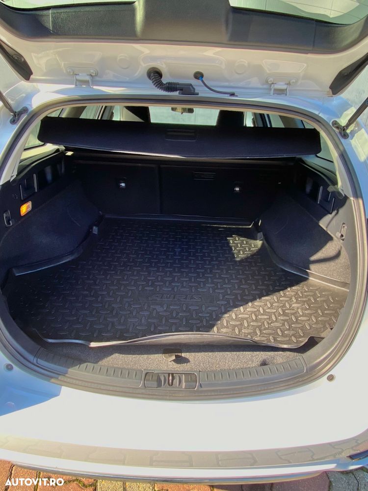 Toyota Auris 1.8 L VVT-i Sol+ - 8