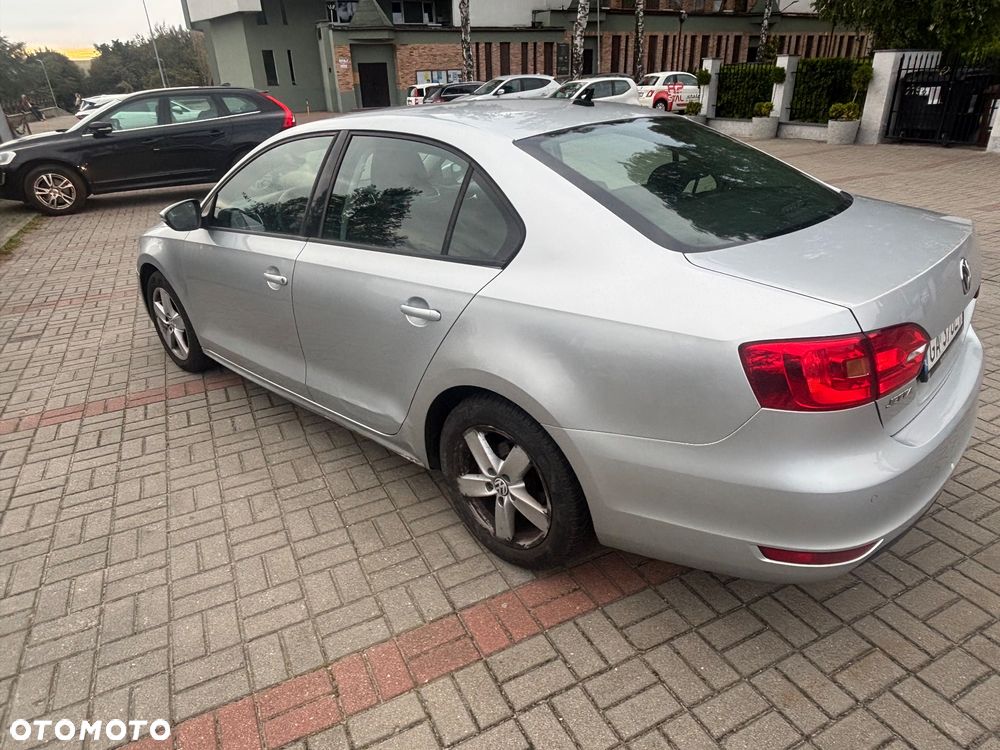 Volkswagen Jetta 1.6 TDI Comfortline - 3