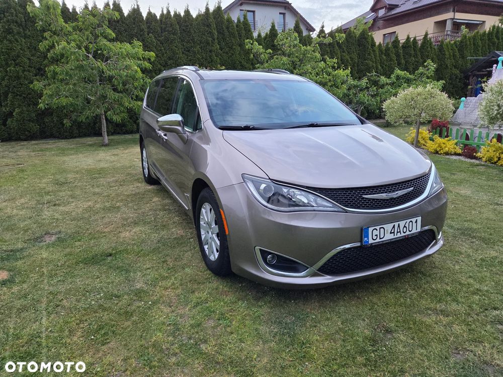 Chrysler Pacifica - 2