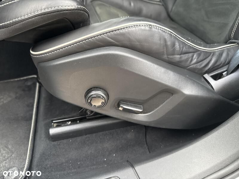 Volvo XC 60 D4 SCR R-Design - 18