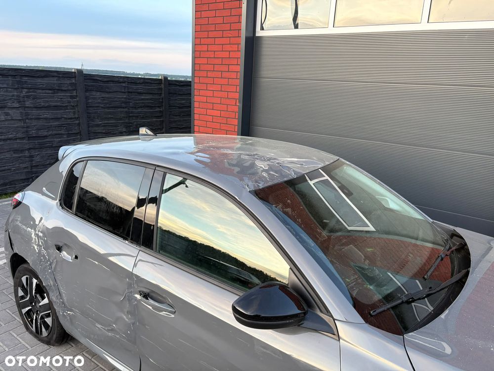 Peugeot 208 - 30