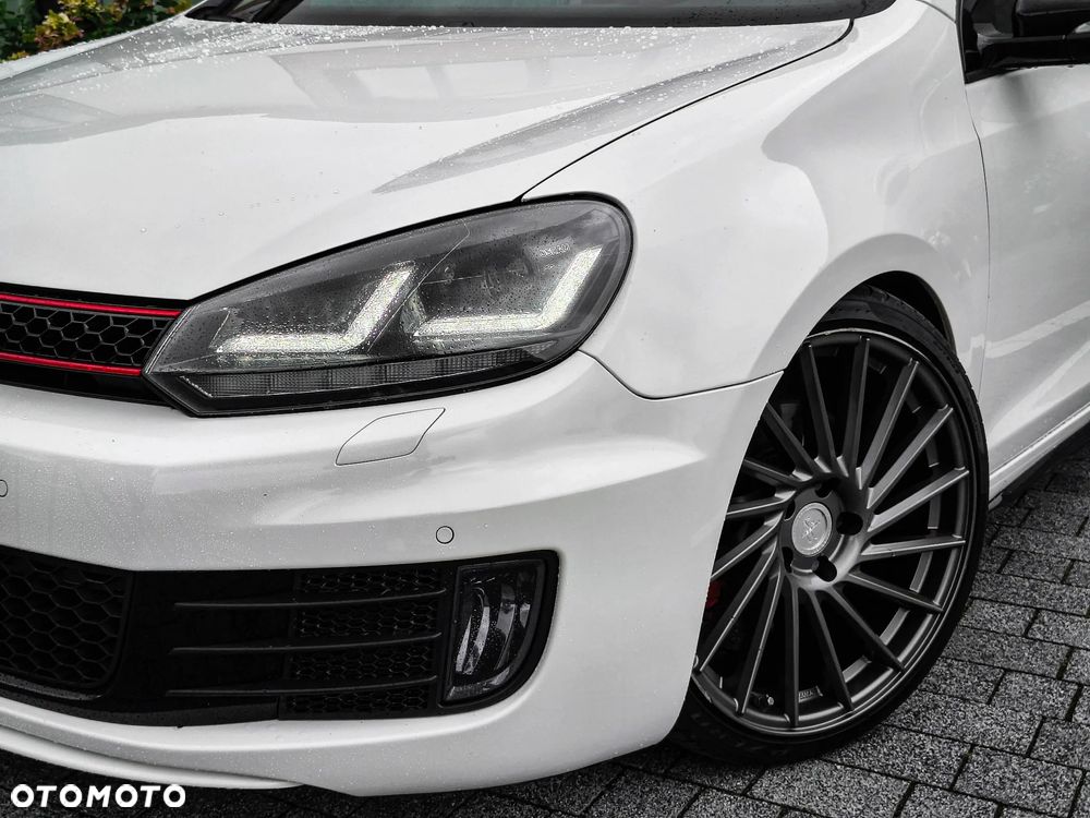 Volkswagen Golf VI 2.0 TSI GTI - 2