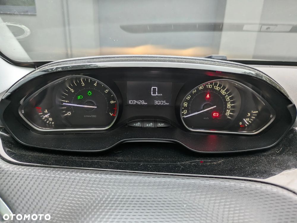 Peugeot 208 2015