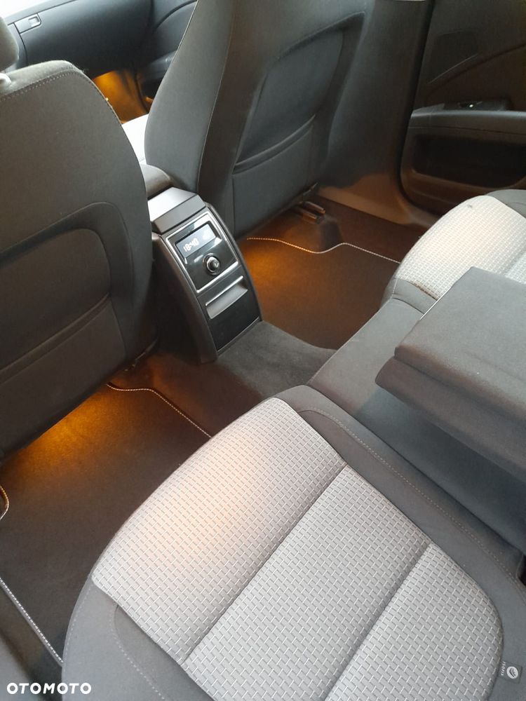Skoda Superb 2.0 TDI Family - 13