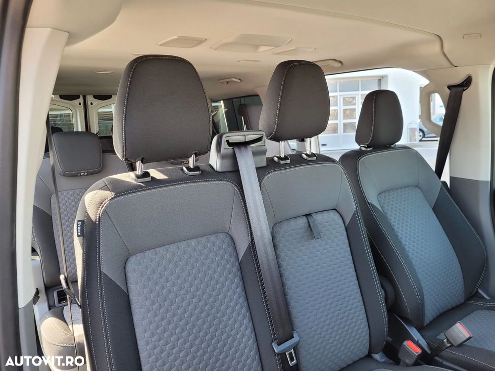 Volkswagen Caravelle - 16