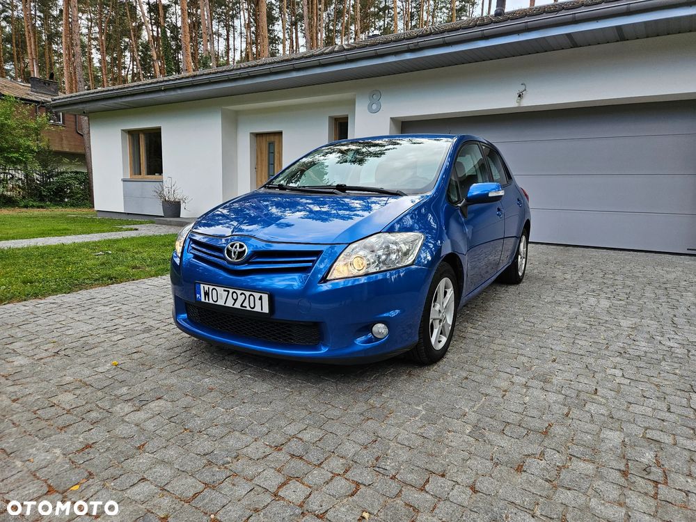 Toyota Auris 1.6 Sol - 1