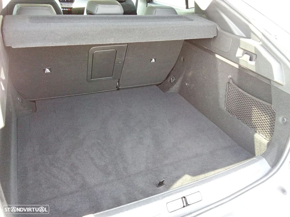 Peugeot 408 1.2 PureTech Allure EAT8 - 16