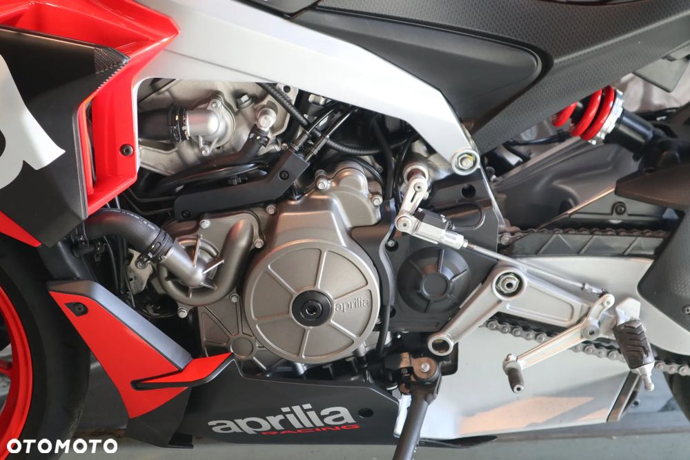 Aprilia Tuono - 7
