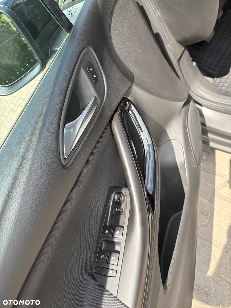 Opel Astra 1.4 Turbo Business - 18