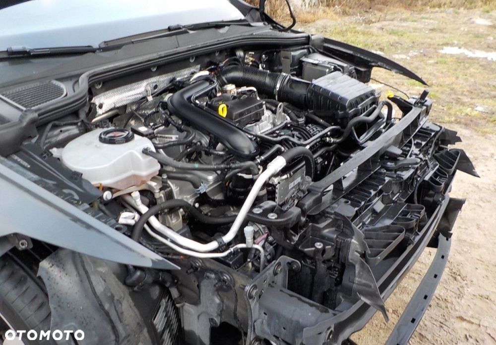 Volkswagen Golf - 5