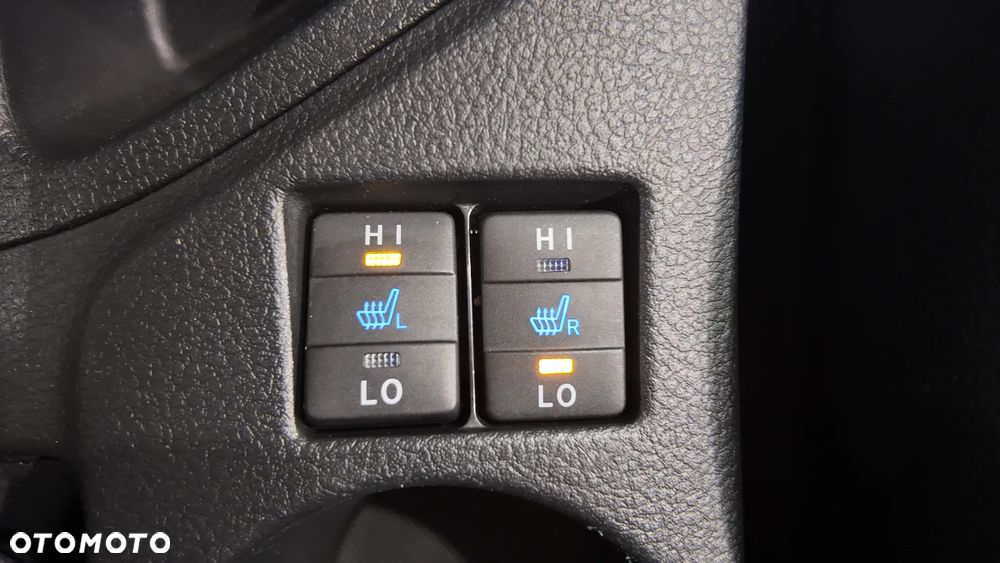 Toyota Auris 1.8 HSD Luna - 29