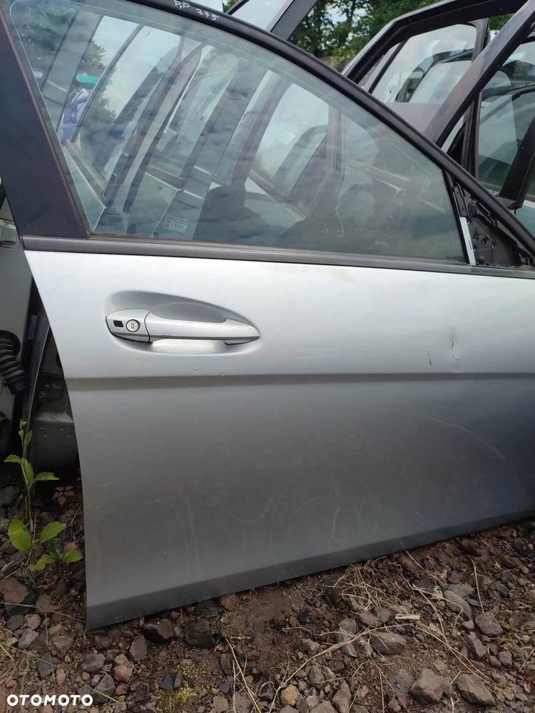 Mercedes C-klasa W204 Sedan drzwi prawe przód przednie kolor 775 - 3