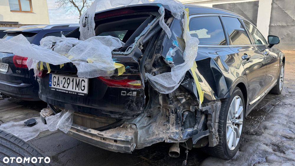 Volvo V90 D4 AWD Momentum - 7