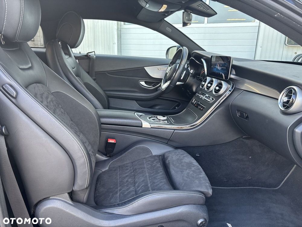 Mercedes-Benz Klasa C 300 4MATIC 9G-TRONIC - 19