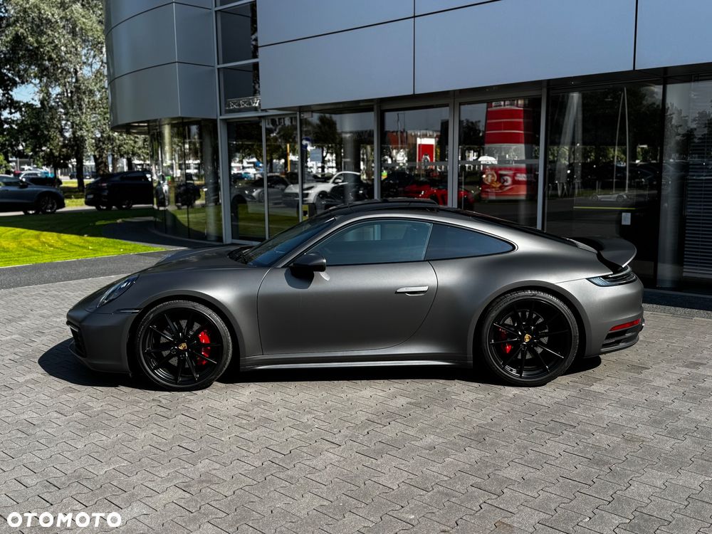 Porsche 911 Carrera 4S - 12