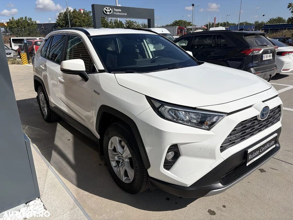 Toyota RAV4 - 8