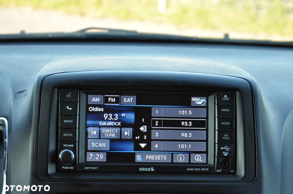 Chrysler Town & Country 3.6 Limited - 19