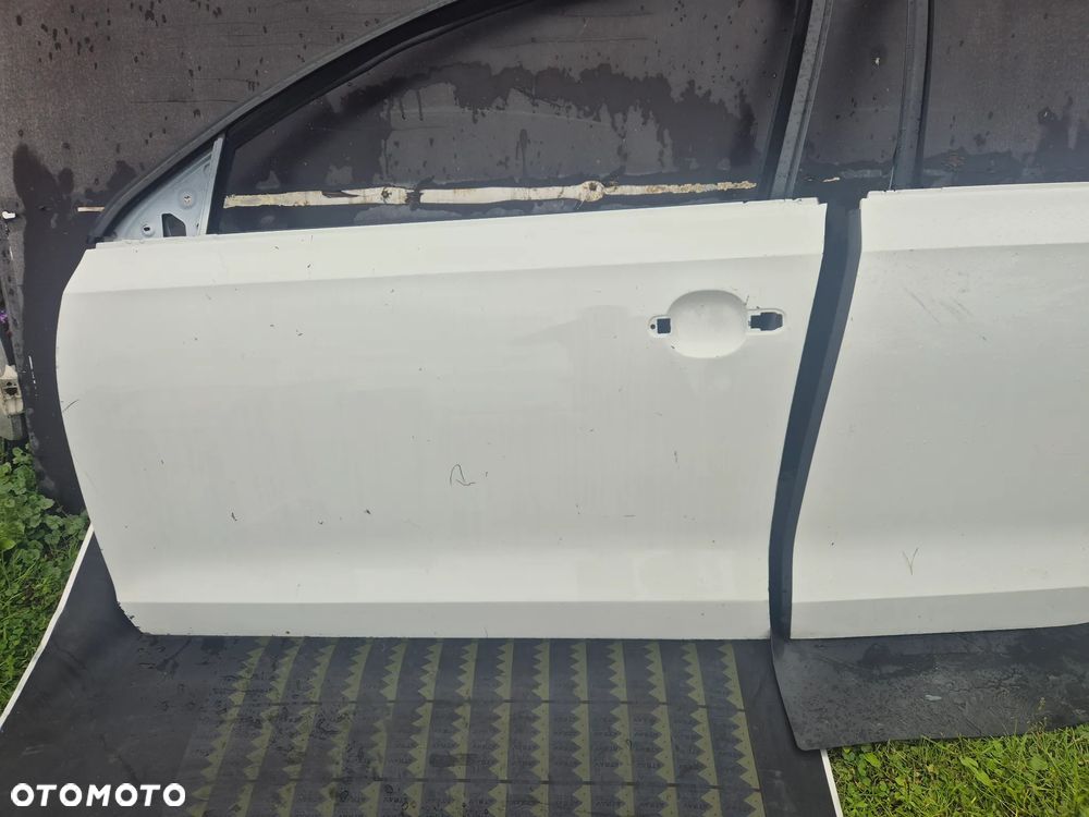 DRZWI VW JETTA VI LEWY PRZÓD  LEWY TYŁ - 1