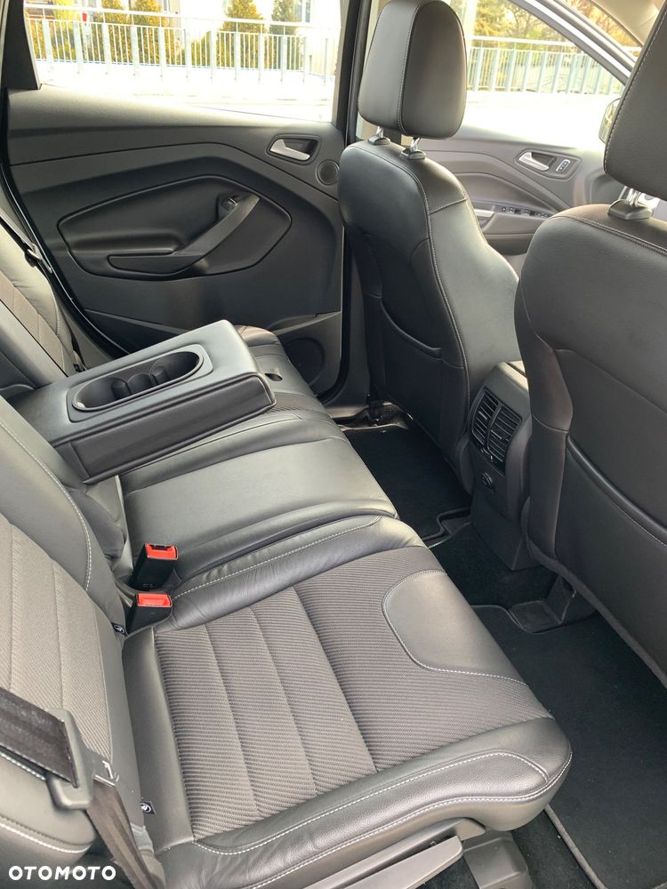 Ford Kuga 2.0 TDCi 2x4 Titanium - 8
