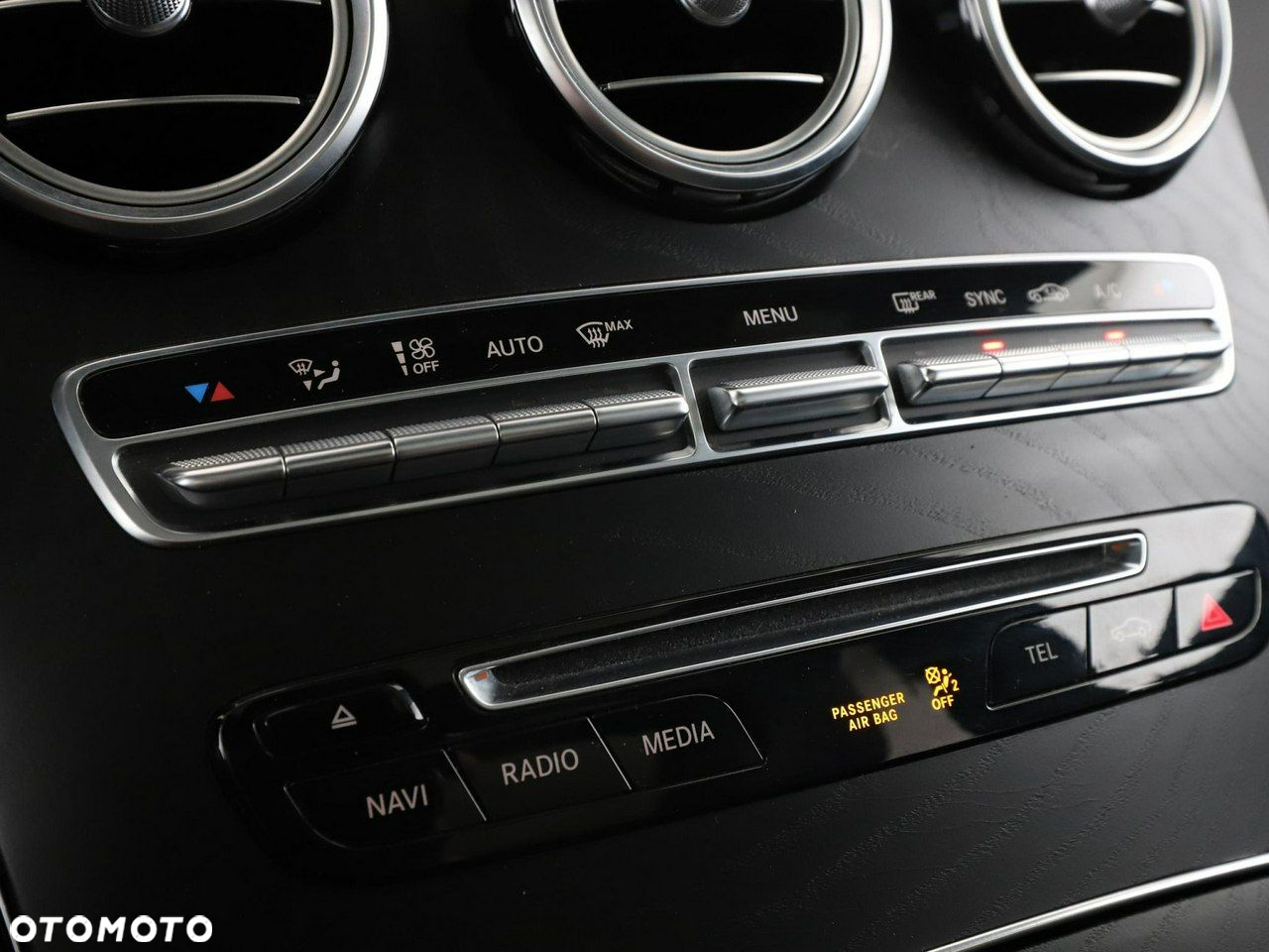 Mercedes-Benz GLC 300 4Matic 9G-TRONIC AMG Line - 28