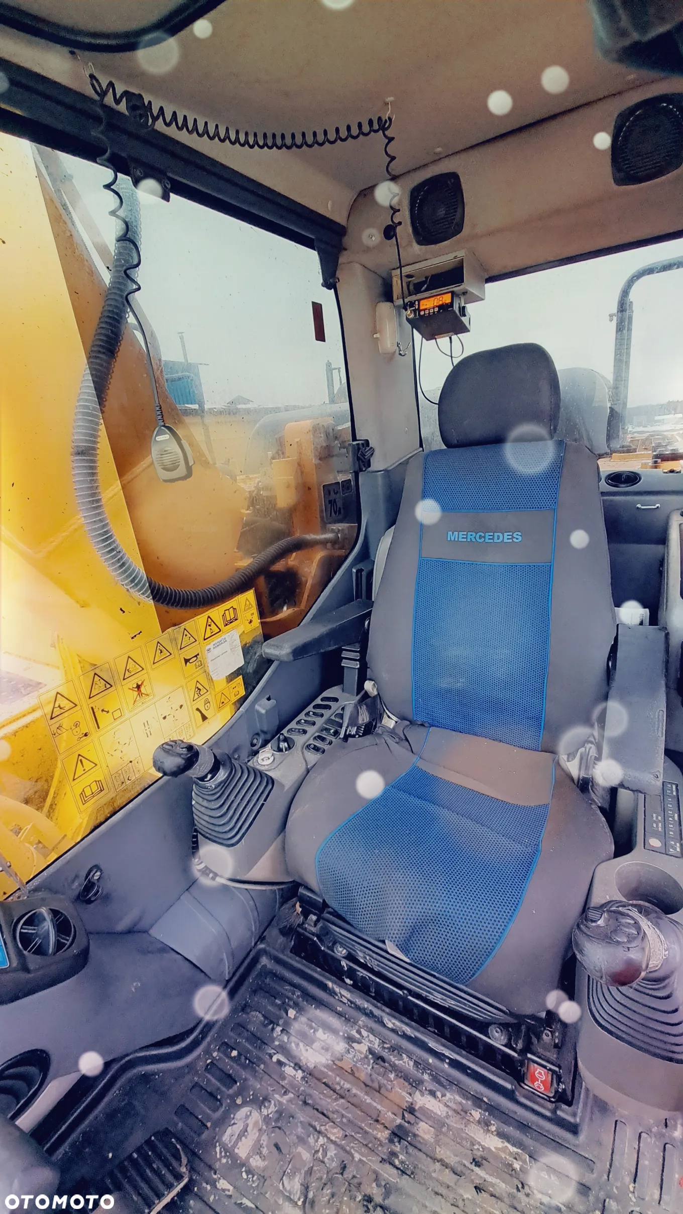 Komatsu PC240 NLC-10SLF - 16
