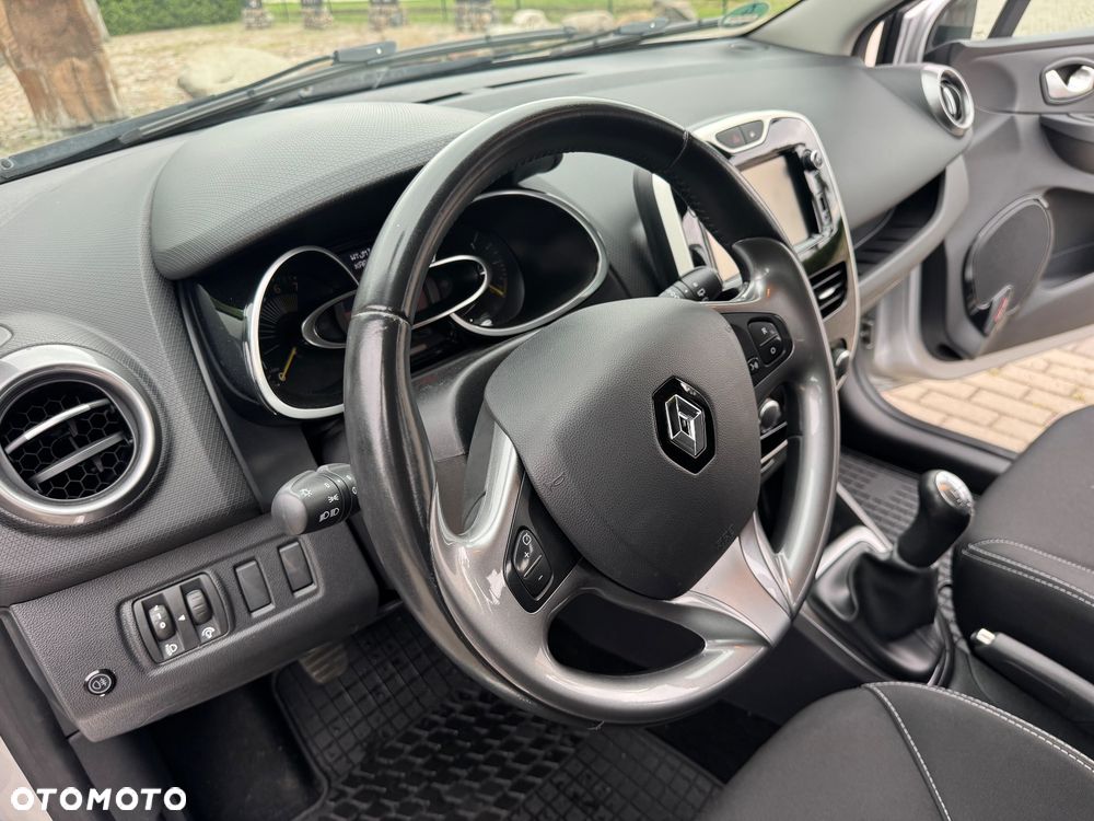 Renault Clio 1.2 16V 75 Limited - 22