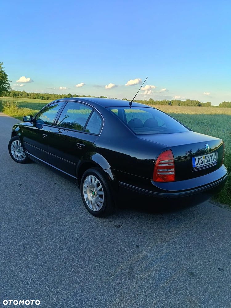 Skoda Superb 1.8 Turbo Elegance - 4