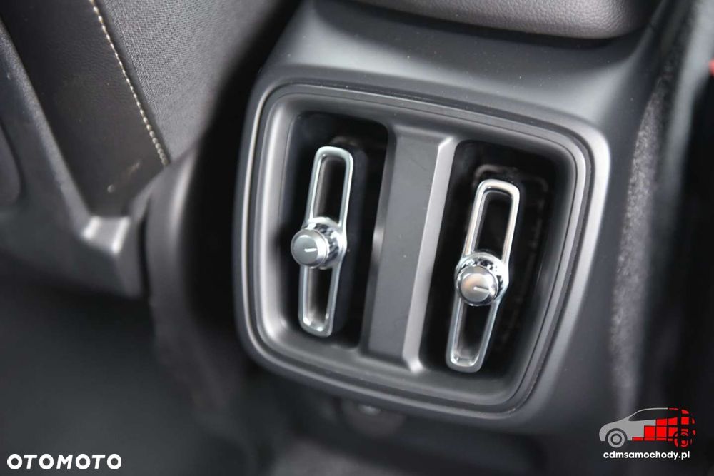 Volvo XC 40 - 38