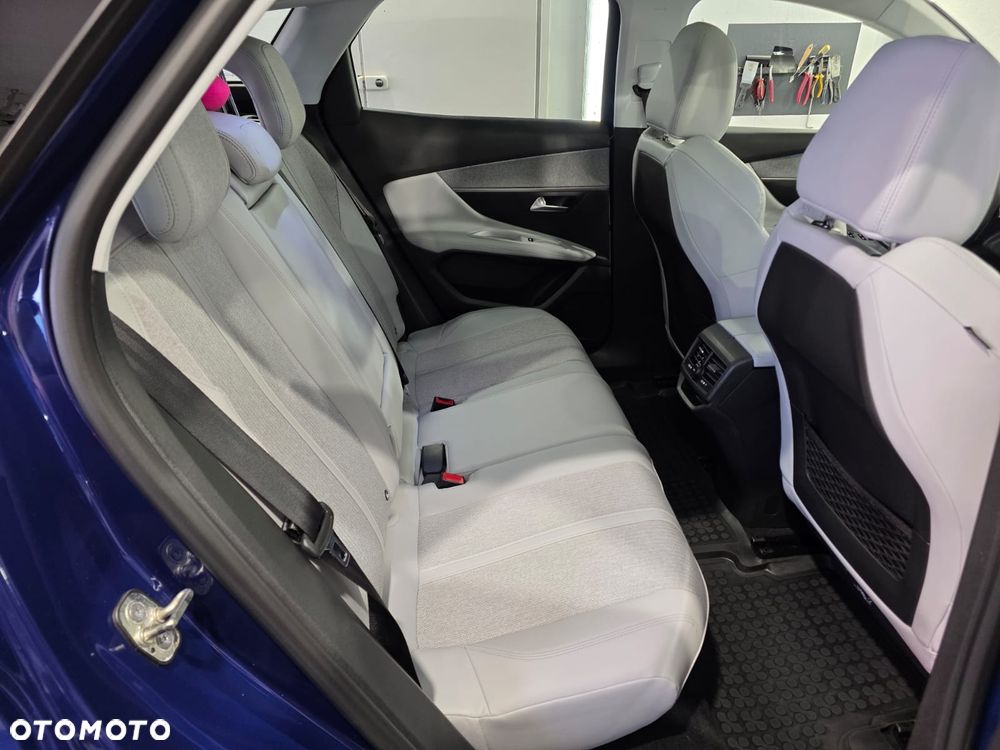 Peugeot 3008 1.6 PureTech GPF Allure S&S EAT8 - 24
