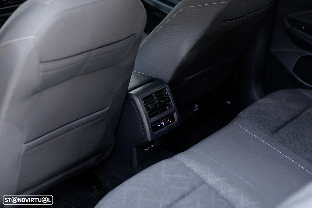 VW Golf 1.5 eTSI OPF DSG R-Line - 27