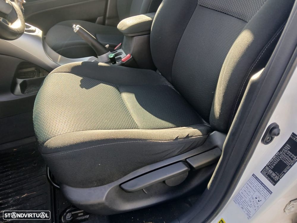 Toyota Auris 1.4 D-4D ACtive+VSC - 8