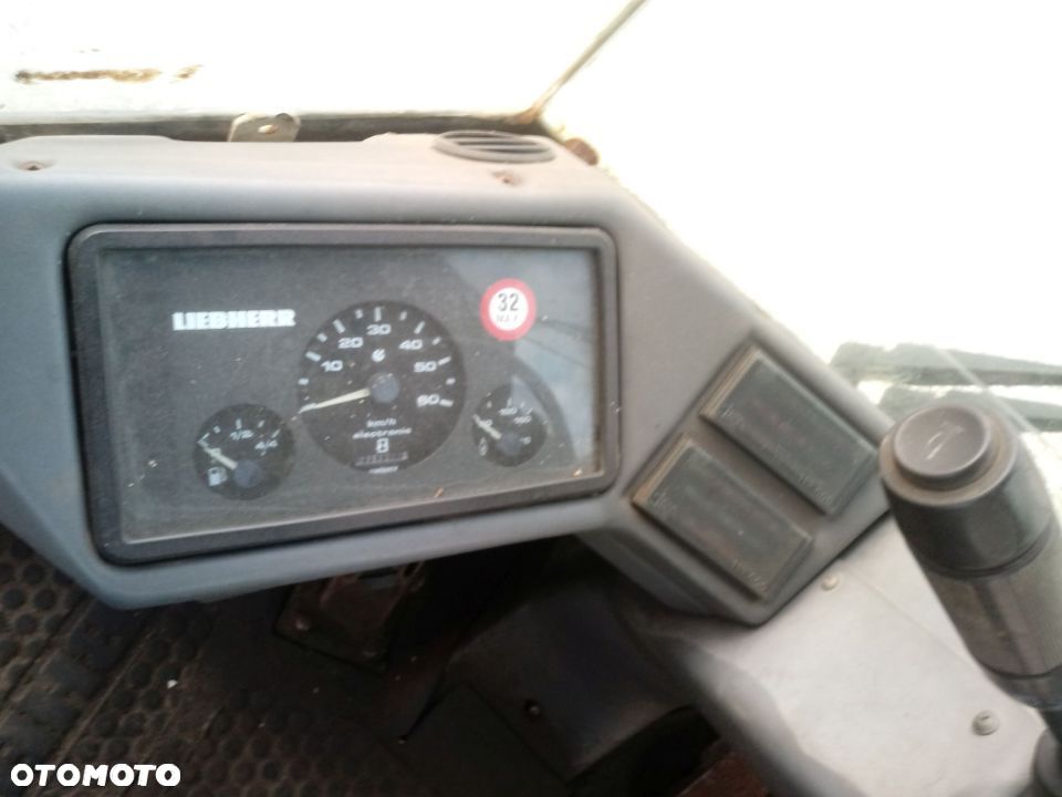 Kabina Liebherr 507, 509, 512,  522 - 12