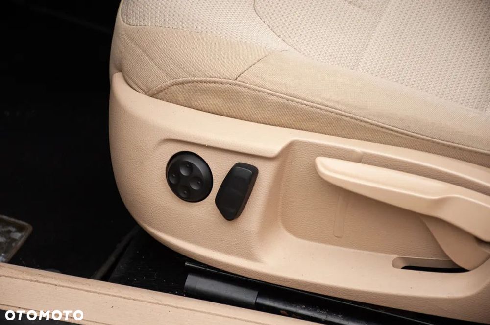 Volkswagen Passat 2.0 TDI Comfortline - 30