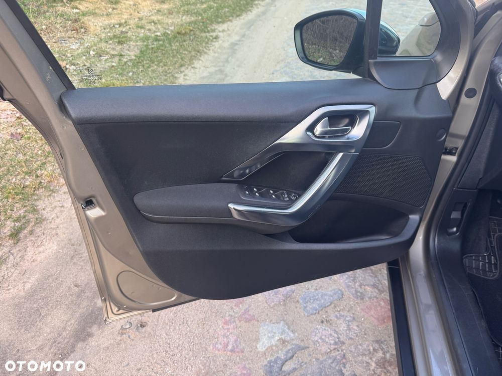 Peugeot 2008 e-HDi FAP 115 STOP & START Allure - 14