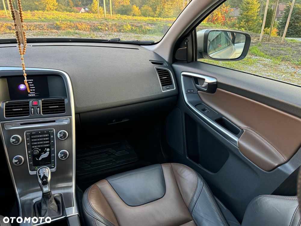 Volvo XC 60 D4 Geartronic Summum - 25