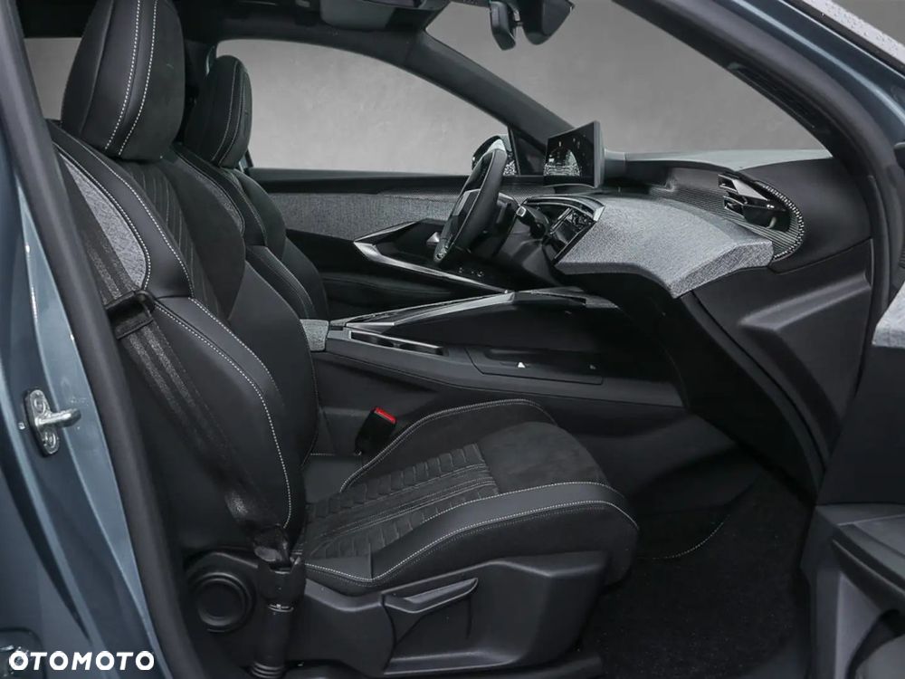 Peugeot 5008 1.2 PureTech mHEV GT Exclusive S&S e-DCS6 - 8