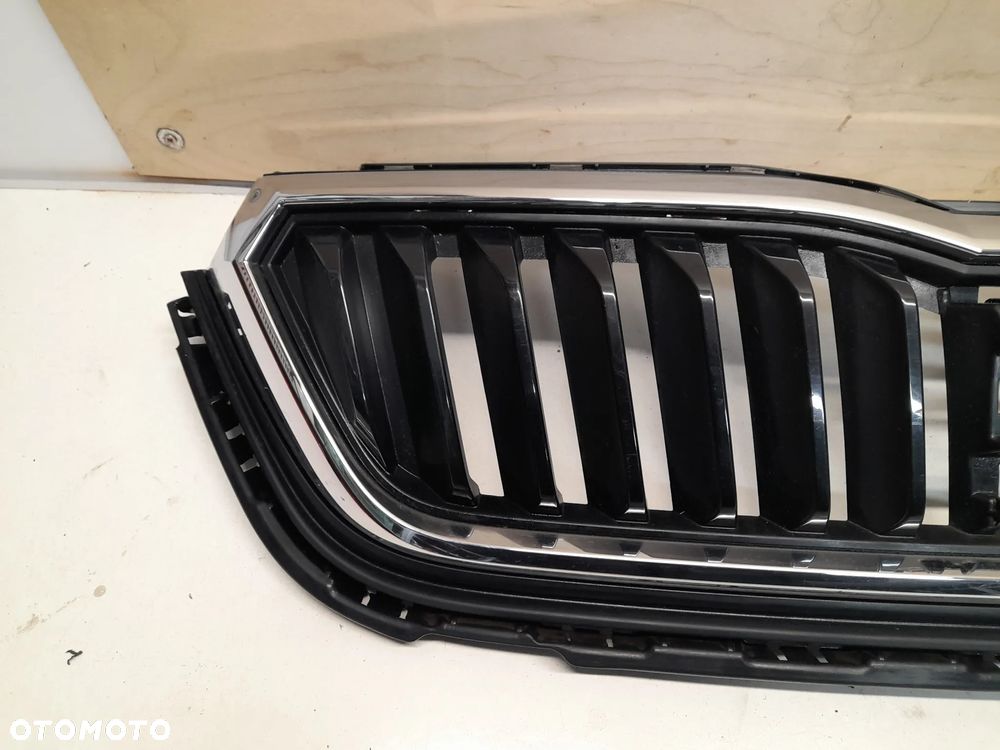 Atrapa chłodnicy Grill Skoda Scala Lift 23-  657853653B - 2