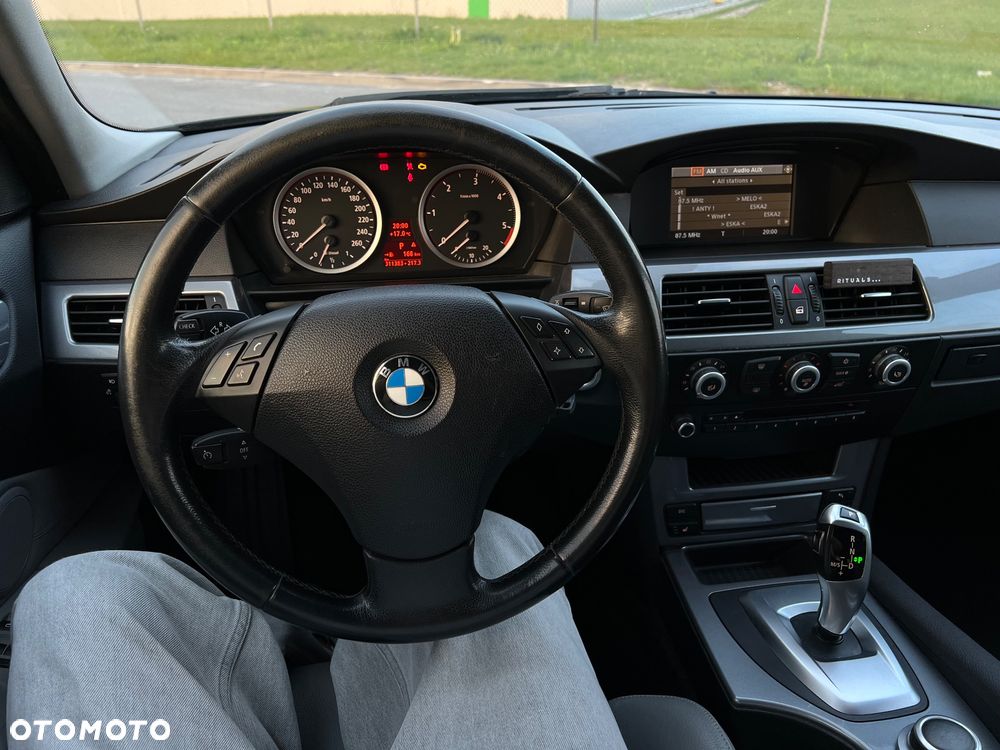 BMW Seria 5 520d Edition Exclusive - 23