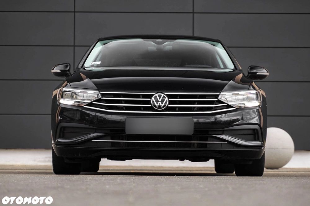 Volkswagen Passat - 11