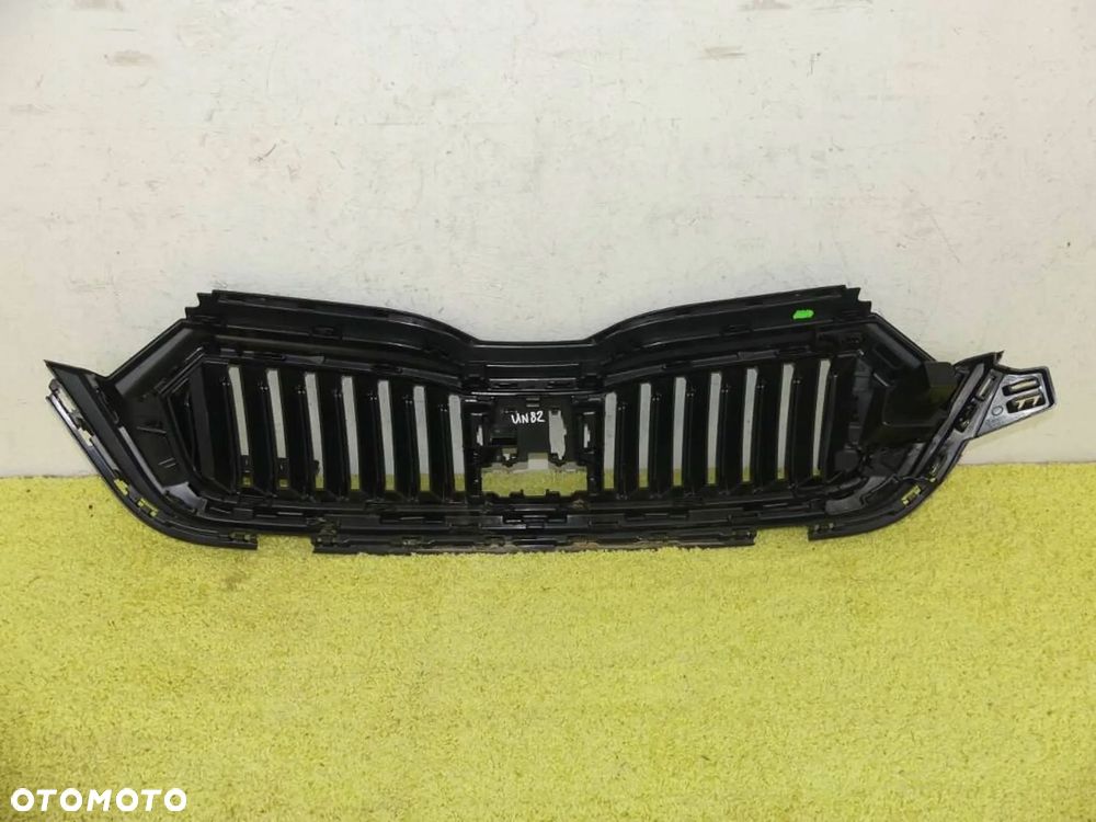 grill atrapa skoda octavia 4 iv 5e3 20r- rs vrs uszkodzony - 2