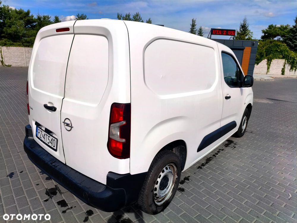 Opel Combo 1.2 Turbo Essentia S&S - 3