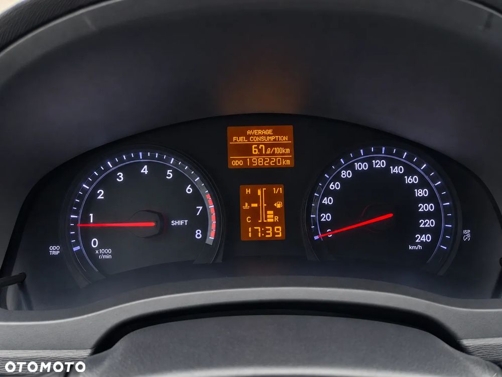 Toyota Avensis 1.6 Comfort - 11