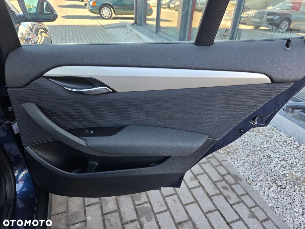 BMW X1 xDrive18d xLine - 14